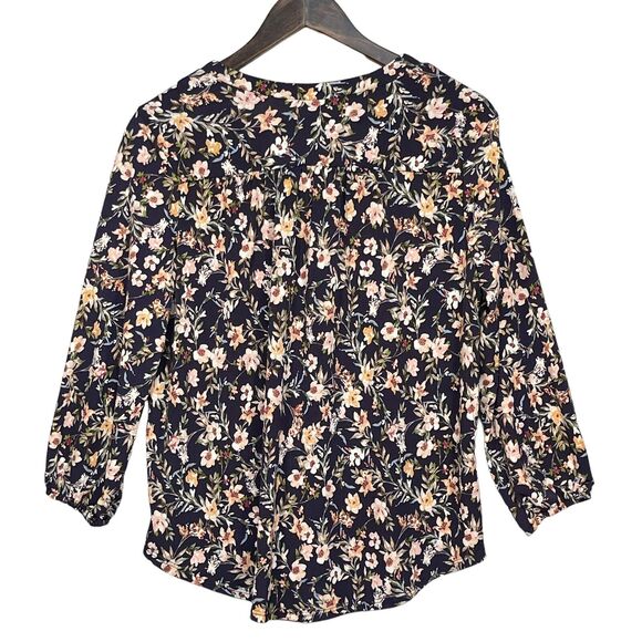 Two by Vince Camuto Blouse Women Size M Floral Multicolor Curved Hem V-neck‎ - Picture 6 of 15